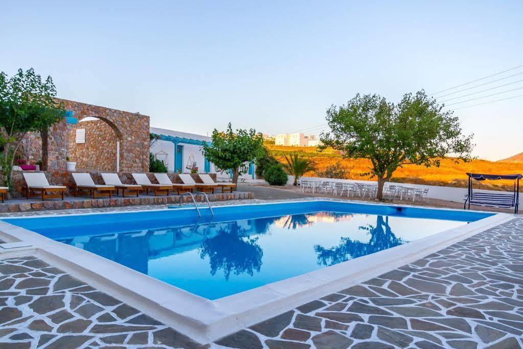 Zorbas Hotel Santorini Pýrgos Екстериор снимка