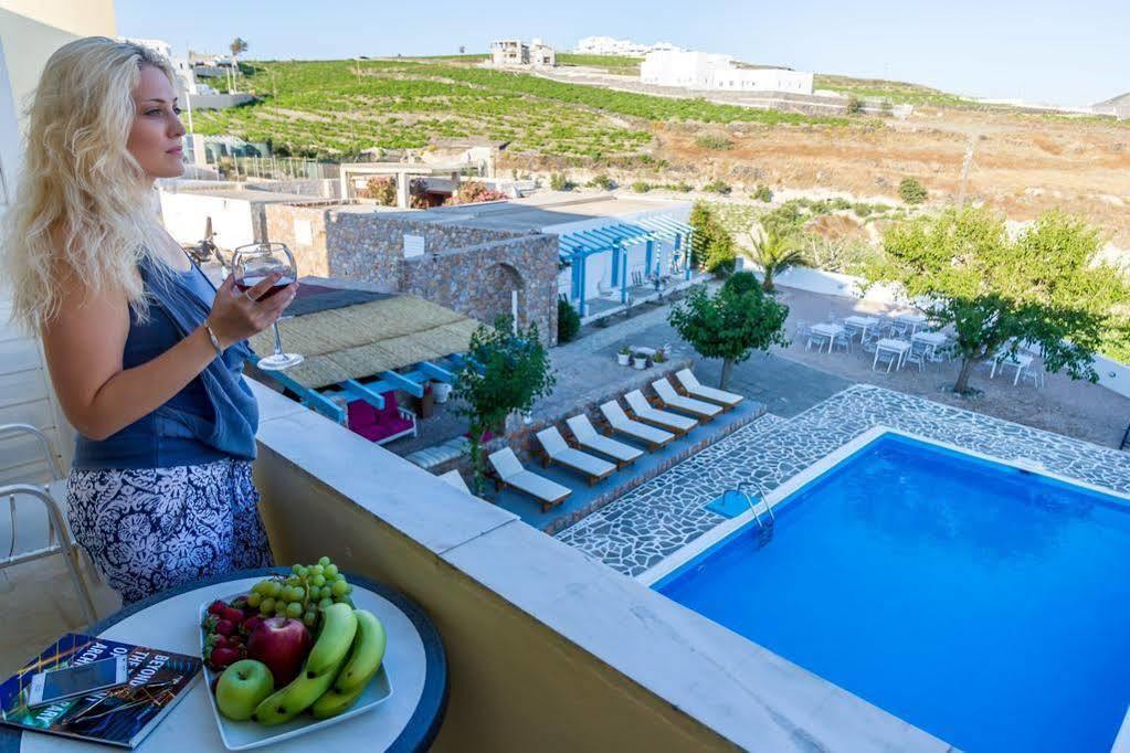 Zorbas Hotel Santorini Pýrgos Екстериор снимка